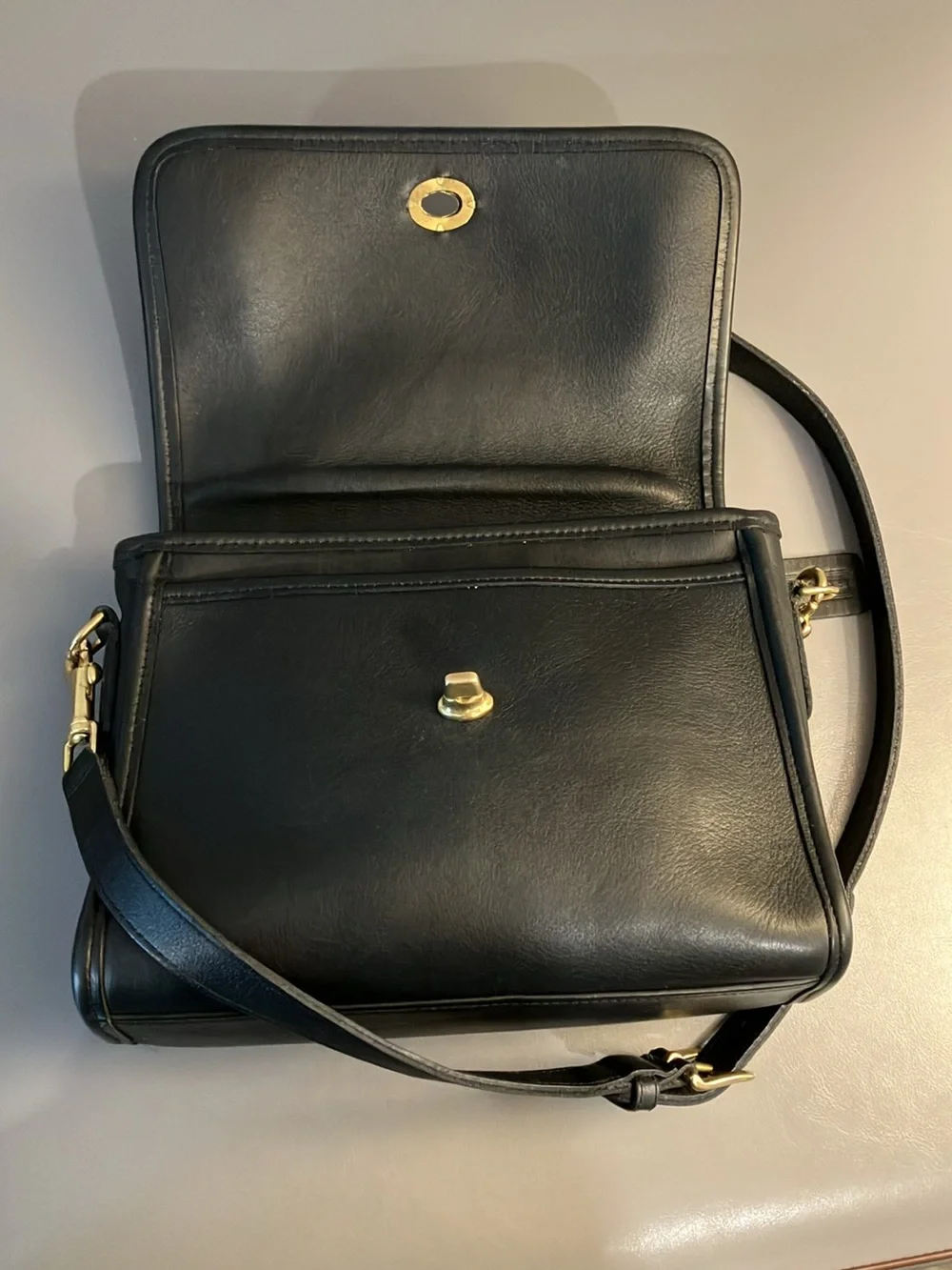 Coach Vintage Court 9870 Crossbody Bag Navy Blue